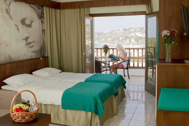 Langley Resort Almirida Bay Bagian luar foto