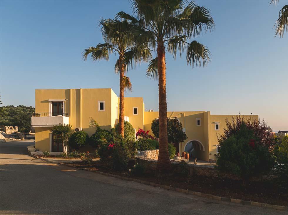 Langley Resort Almirida Bay Bagian luar foto