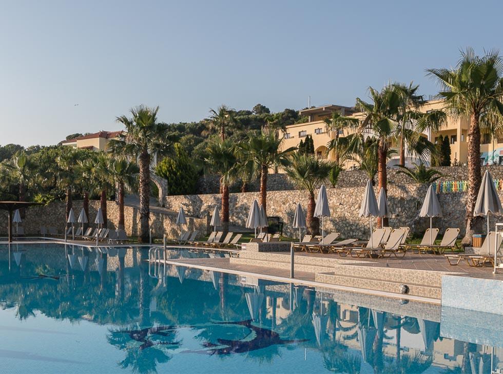 Langley Resort Almirida Bay Bagian luar foto